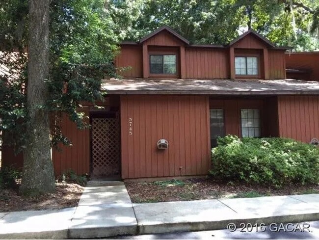 Building Photo - 5745 SW 10th Pl