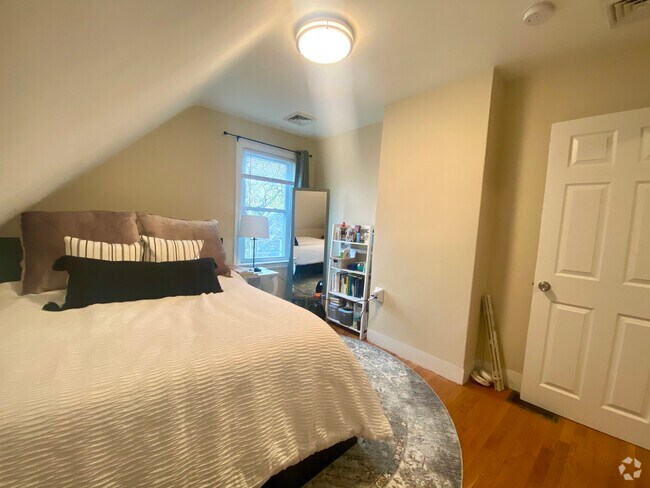Building Photo - 18 Chandler St Unit 2 Rental