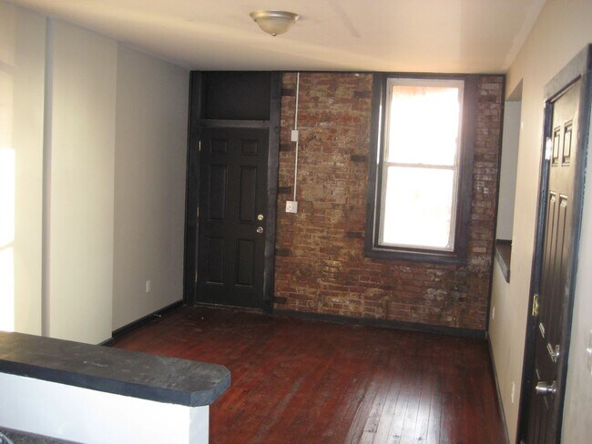 Photo - 2 BEDROOM UPDATED ALL ELECTRIC UNIT IN THE GROVE Unit 39121ST