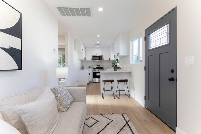 Photo - 8881 Morehart Ave