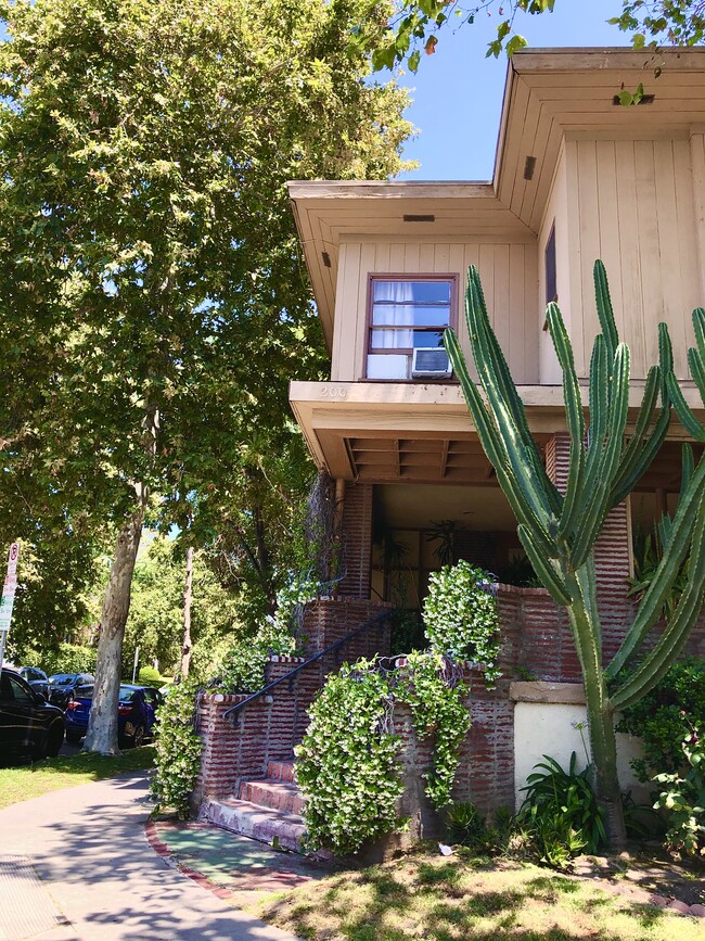 Photo - 200 S Sycamore Ave Unidad 11