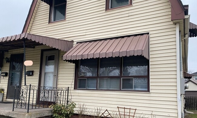 Building Photo - 766 Tate Av Unit Studio