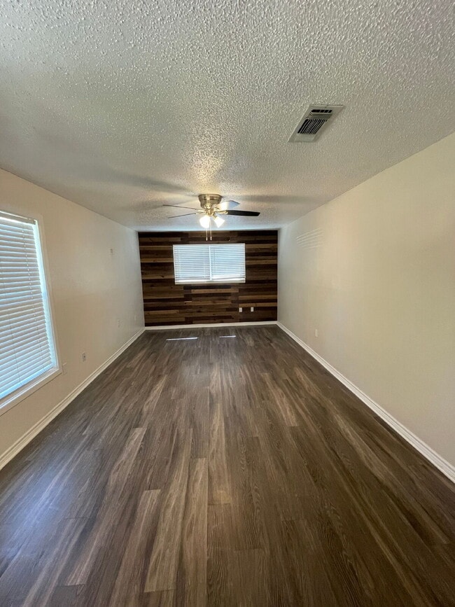 Photo - Stunning 3-Bed, 2-Bath Retreat in Lubbock – Spacious 1558 Sq Ft Home!