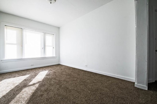 Photo - 7120-32 S Wabash