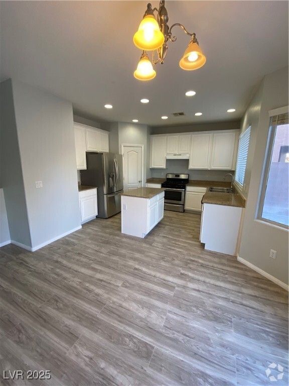 Building Photo - 2012 Pink Lily Ave Rental