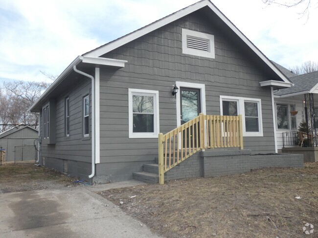 Building Photo - 1004 E 22nd Ave Rental