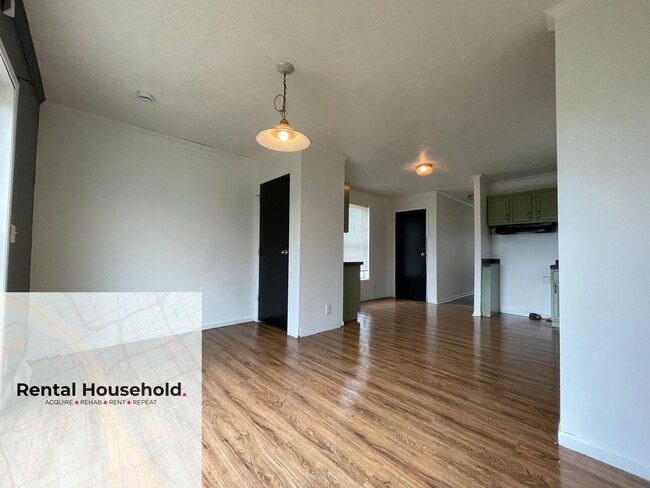 Completely Redone 3 Bed 1.5 Bath Rental! - Completely Redone 3 Bed 1.5 Bath Rental!