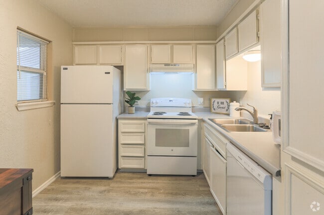 2HAB 2BA - Cocina - Canyon Apartments