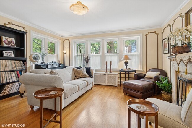 Photo - 5146 N Leavitt St