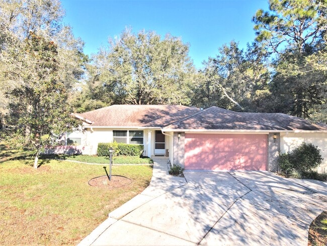 Well designed ingle story layout - 19615 SW 93rd Lane