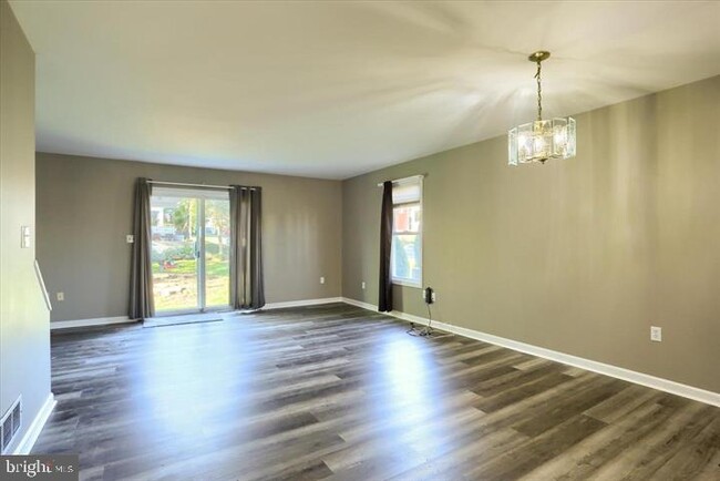 Photo - 142 15th St Townhome