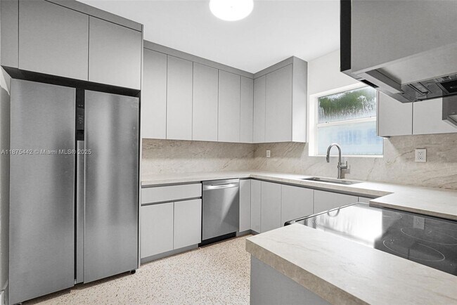 Photo - 341 NW 43rd St