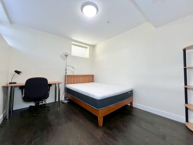 2789 24th Av W