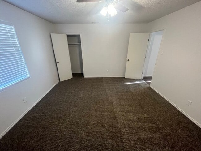 Photo - 2427 88th St