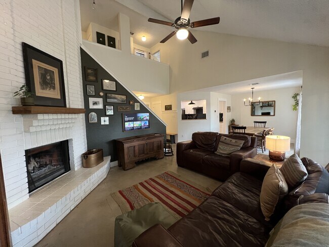 Photo - 15611 Knollhollow