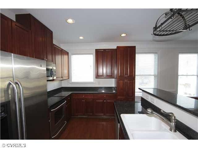 Photo - RENT SPECIAL! 4 BR / 3.5 BA Gorgeous Townhouse close to James River