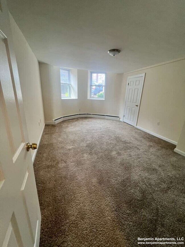 Photo - 17 Green St Unit B1