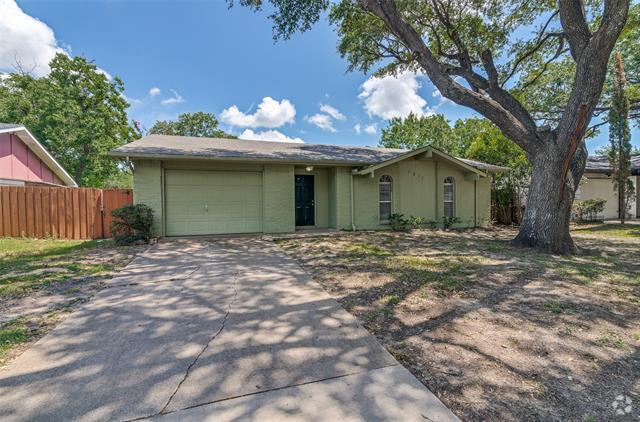 Building Photo - 1517 Deepwood Dr Rental