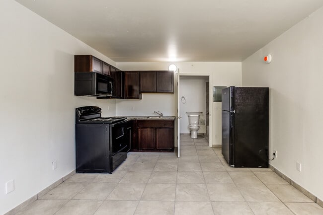 Bantam Springbrook Apartments