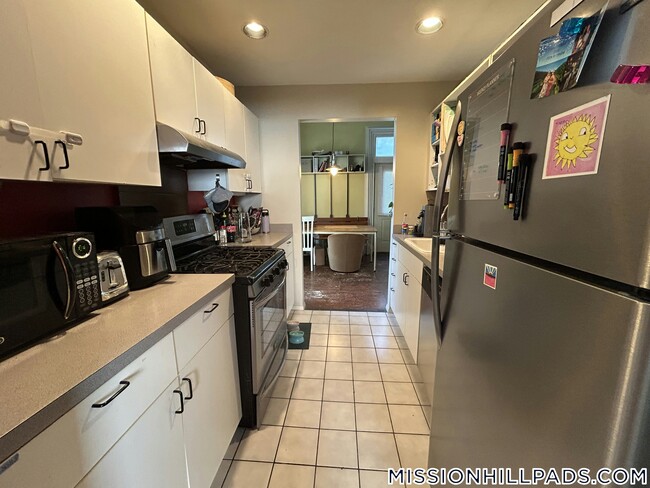 Photo - 743 Parker St Unidad 2