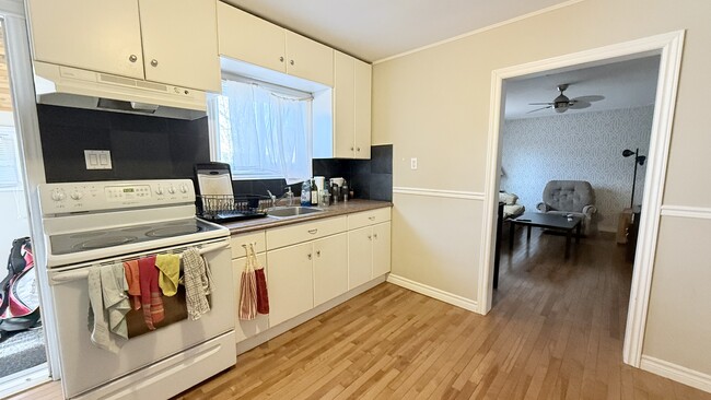 Building Photo - 292 Hill St