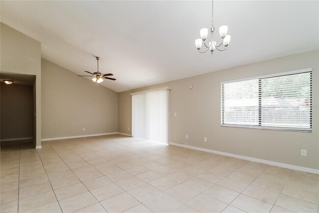 Photo - 900 Brennam Pl