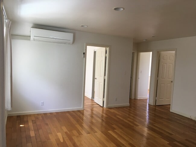 Photo - 1052 Green St Unit Green A