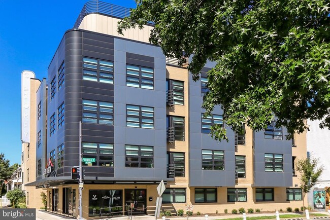 Building Photo - 1111 Orren St NE Unit 101
