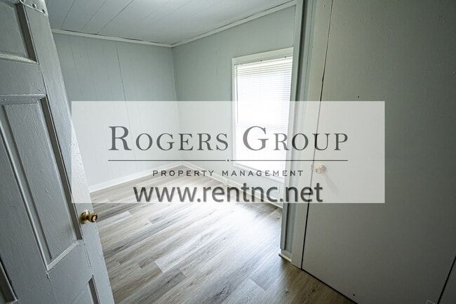 Photo - 617 Roberson St