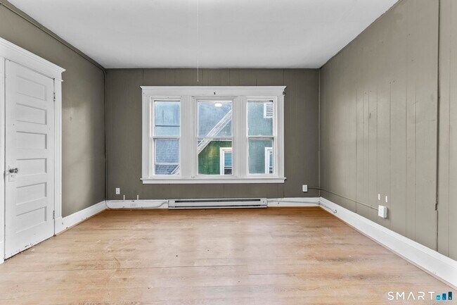 Photo - 77 Wall St Unit 3