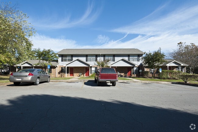 Photo - Adairsville Arms Apartments