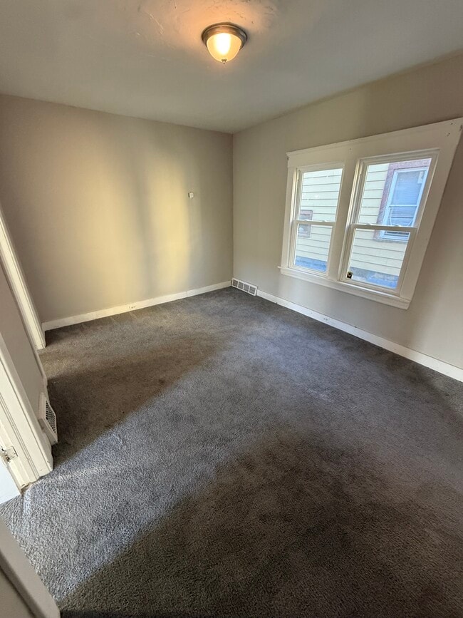 Photo - 10303 Sophia Ave