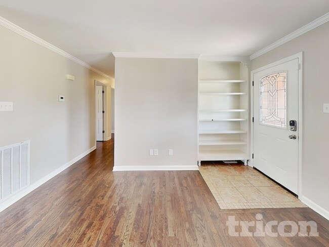 Photo - 137 Deercroft Dr