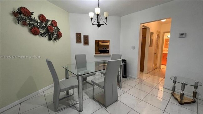 Photo - 1701 NE Miami Gardens Dr