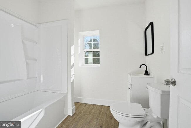 Photo - 1942 Ford Rd