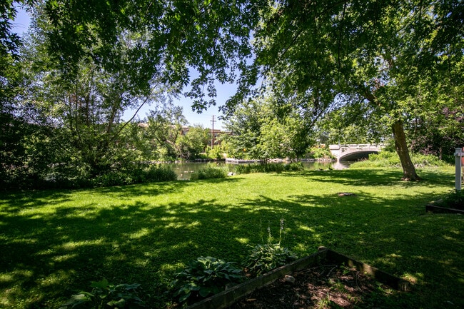 Photo - 107 Riverside Dr