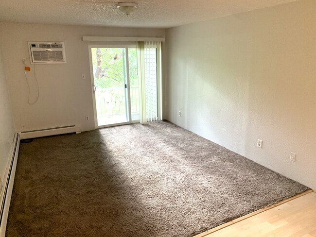 Photo - 1350 Golden Cir