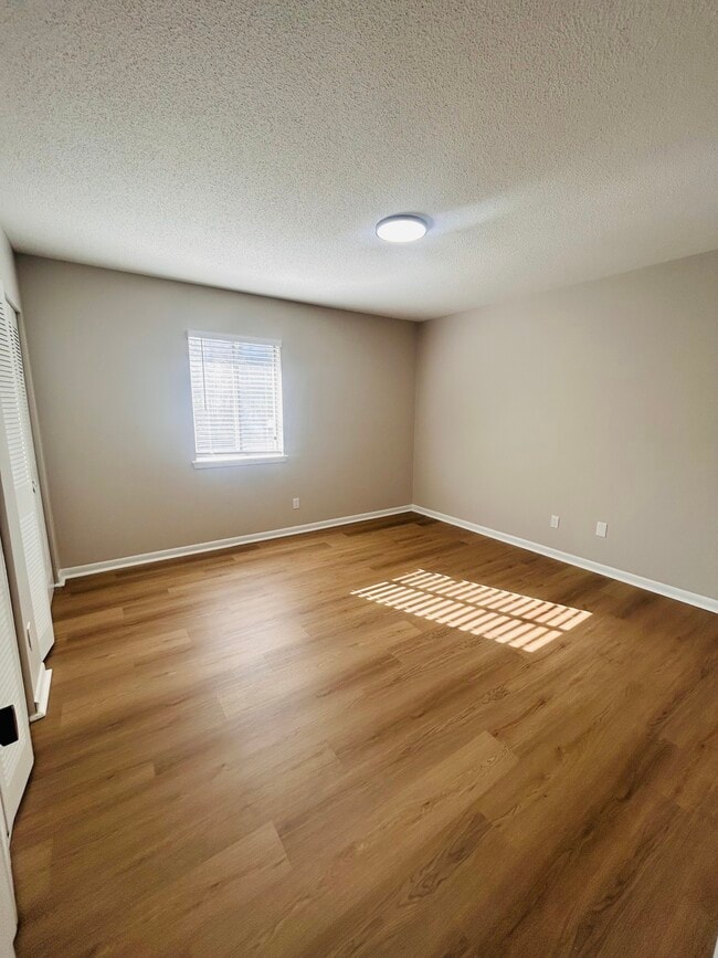 Renovated one bedroom, one bath - Huntington Apartments