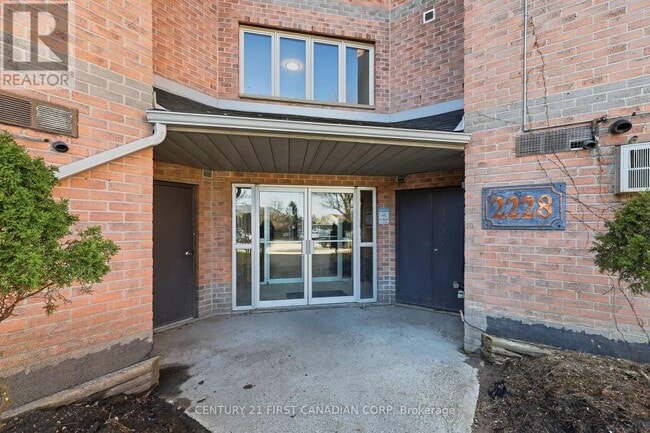 Photo - 2228 Trafalgar St Unit 201