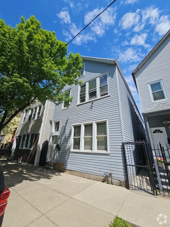 Building Photo - 4517 S Hermitage Ave Rental