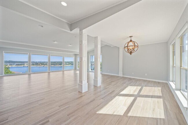 Photo - 721 Mariner House