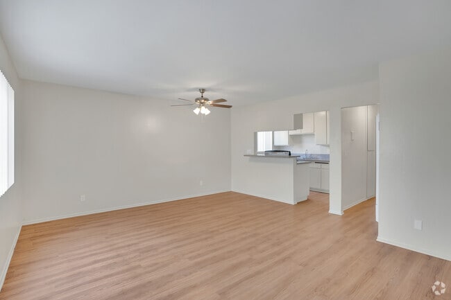 1 BR, 1 BA - 717 SF