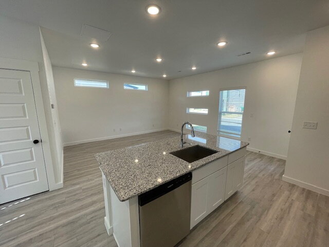 Photo - 881 Massachusetts Ave