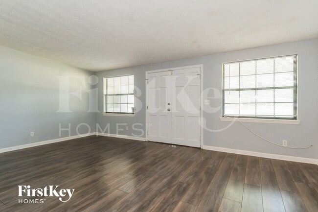 Photo - 7720 Lauderdale Dr N