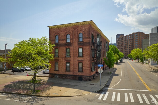 Photo - Franklin Street Apartments