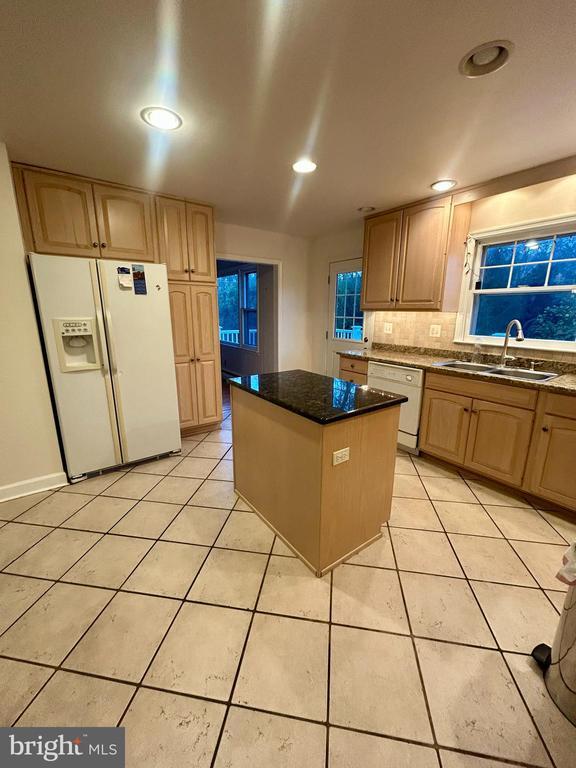 Photo - 1007 Jones Rd