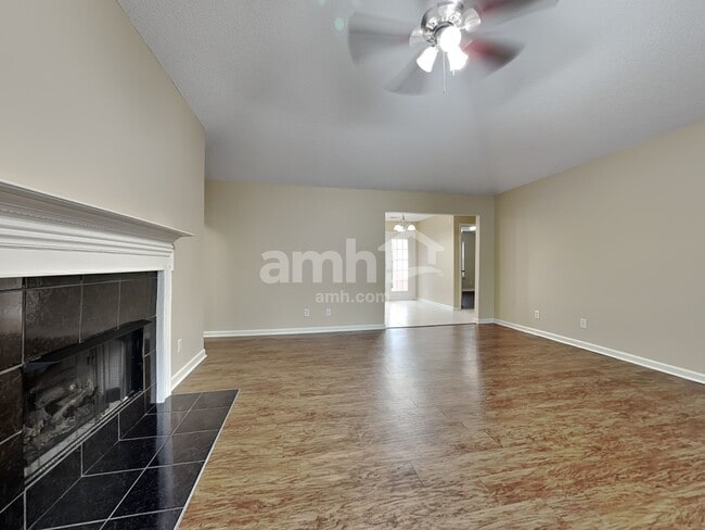 Photo - 420 Plantation Pl