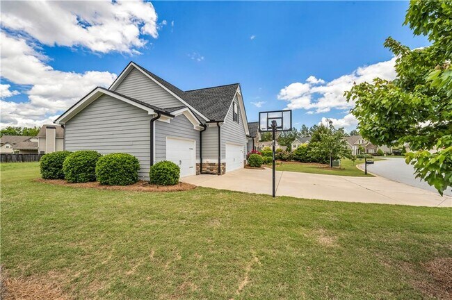 Photo - 304 Red Cap Cir