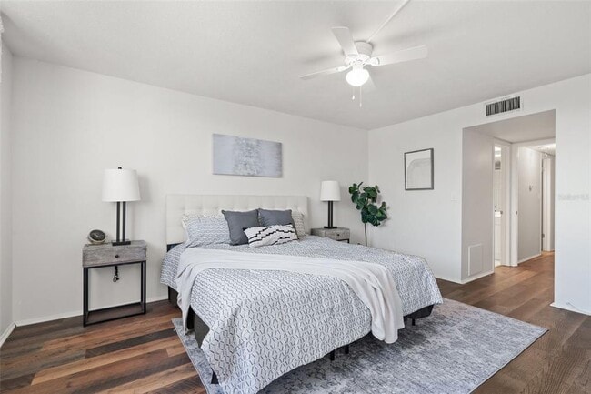 Photo - 4915 Bay St NE Unit 324