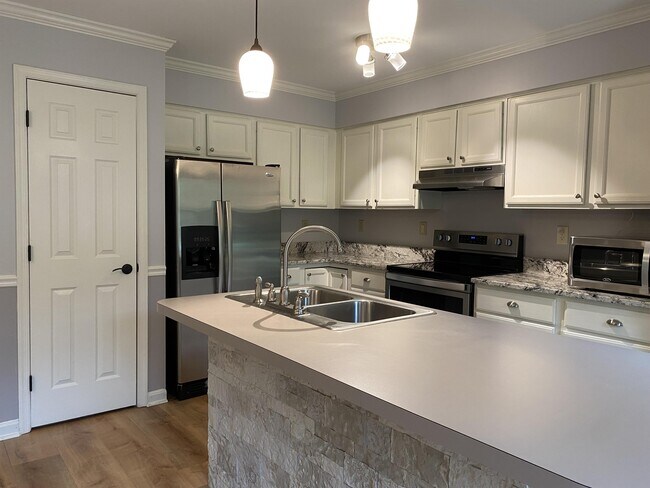 Photo - 211 Morningside Dr